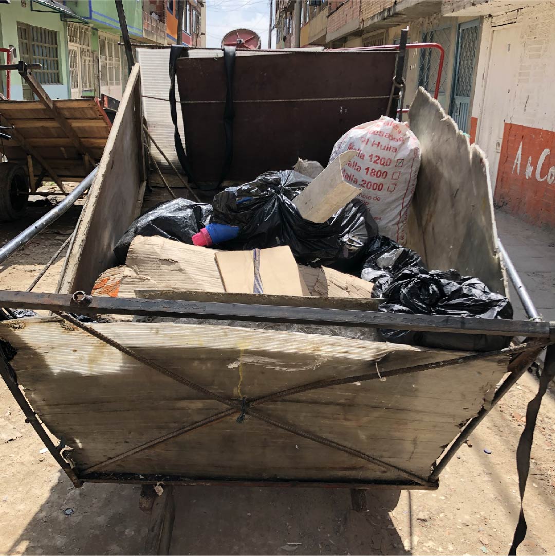 ProtoLABCol's tweet photo. La #Logística Inversa es fundamental en el proceso de recolección y reciclaje de residuos aprovechables, les compartimos una definición sencilla que nos ilustra de que trata.
¿Conocen al reciclador(a) de su barrio?

#economiacircular #reciclaje #prototipado #sostenibilidad https://t.co/ZvjzzUNmd8