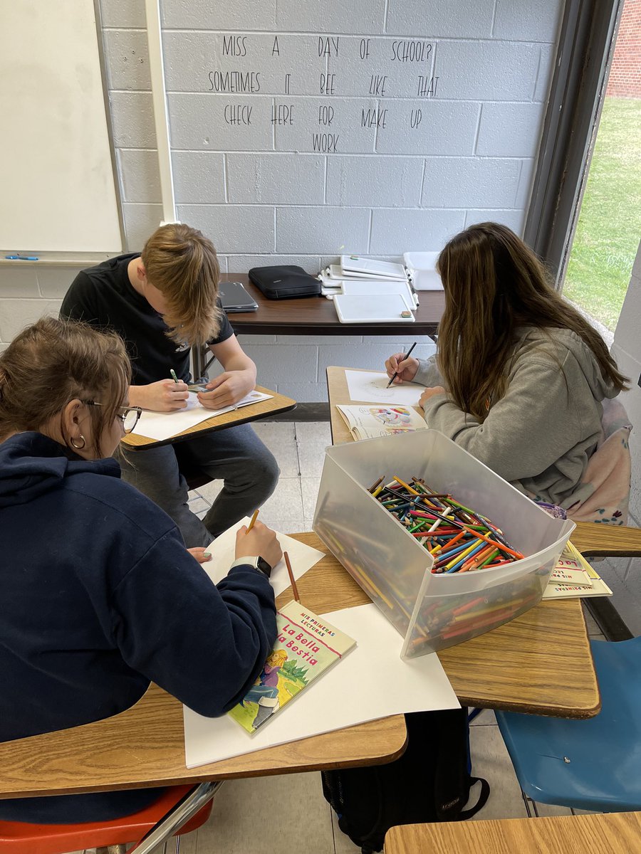 Forrest_Rockets's tweet photo. In Mrs Carter’s Spanish class today the students rotated through learning stations covering translations, reading, conjugations, and grammar. 💙🚀📚 https://t.co/l2u8oKZgjj