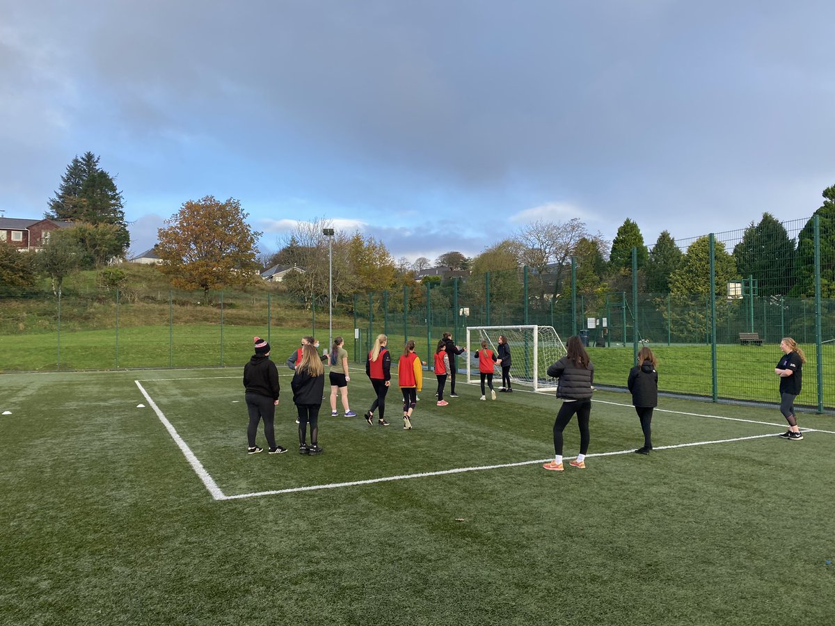TobermoryHSPE's tweet photo. Ex Pupils Eilidh Mitchell and Charlotte Peacock leading Rugby and Fitness sessions for our brilliant young people! #activegirlsday #SheCanSheWill #promotingwomeninsport @ABActiveSchools https://t.co/MQZ9k89cAH