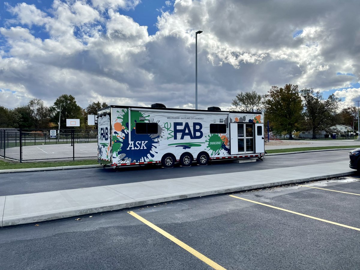 Hey, Longfellow!  Look what W-E brought you!  @wefabmobile @mrslegerski <a href="/Southechguy/">Bill Behrend</a> <a href="/ranger_fab/">North High Fab Lab</a> <a href="/WESchools/">Willoughby-Eastlake City Schools</a> <a href="/LongfellowElem3/">Longfellow Elementary School</a>