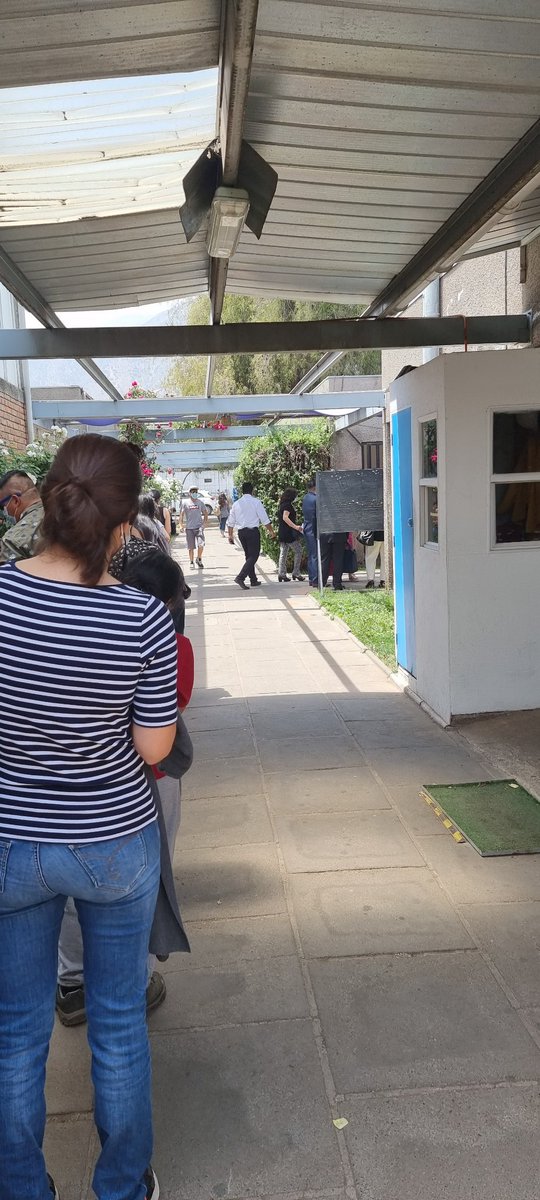 Claudicus's tweet photo. ¡¡Indignante!! 45 minutos de espera y aun no recibo mi carnet, me tomo 15 minutos cuando pedi la hora y venir a hacer el tramite. https://t.co/VhkKzEHdB7