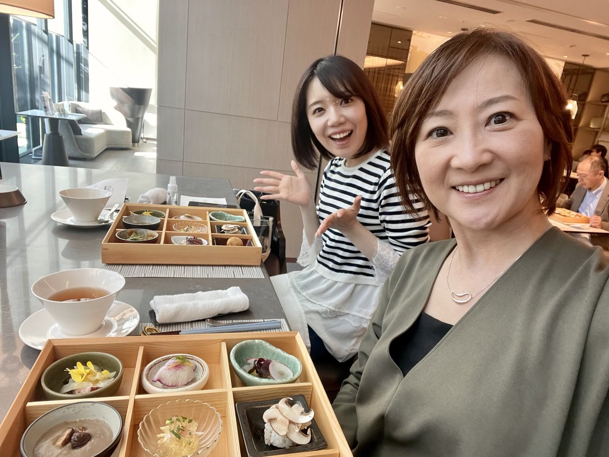 原元美紀 Tbsニュースバードキャスターで教え子の福島佑理ちゃんがランチに誘ってくれました 午前３時からニュースを読んでいたそうなので 体に良さそうなものを食べましたよ 原元美紀 福島佑理 ニュースバード