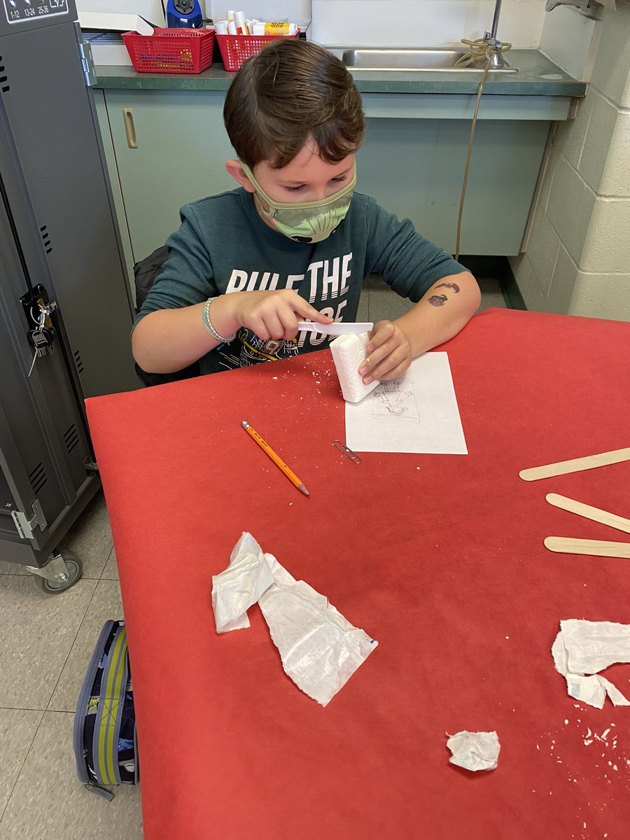 MrsVeneziano53's tweet photo. Today we did some soap carving to represent a symbol from our read aloud book, The Tiger Rising. The students did a fantastic job coming up with symbols from the book! Their creations came out amazing. 🐅💚💚🐾 #creativity #copperhill @KateDiCamillo @MrBirdCH @CopperHillES https://t.co/MlrL7HLa9q