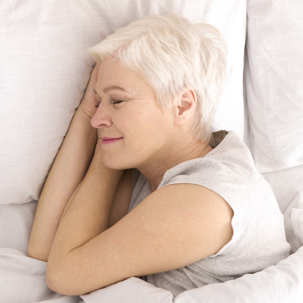 ElementsNeedham's tweet image. With the shorter days and longer nights that come with the cooler season, our bodies naturally need more sleep. Try going to bed earlier to help your body recharge and your mind relax for the busy holiday season that lies ahead.