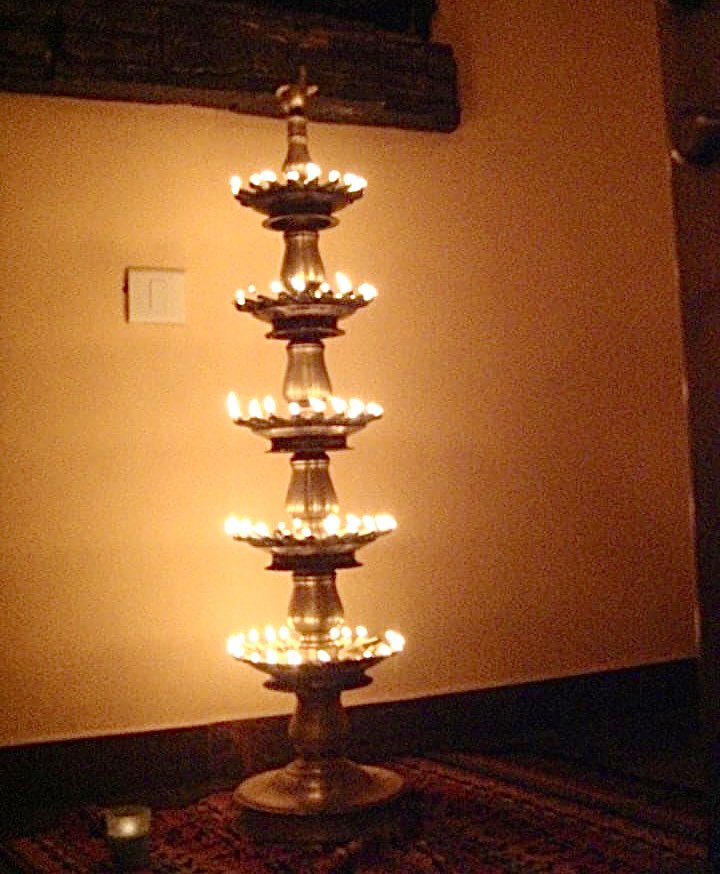 radhikashastry's tweet photo. The word Diwali comes from a Sanskrit word deepavali, meaning rows of lighted lamps. 
Diwali, which for some also coincides with harvest and new year celebrations, is a festival of new beginnings and the triumph of good over evil, light over darkness and knowledge over ignorance. https://t.co/Z74B0WuH6C