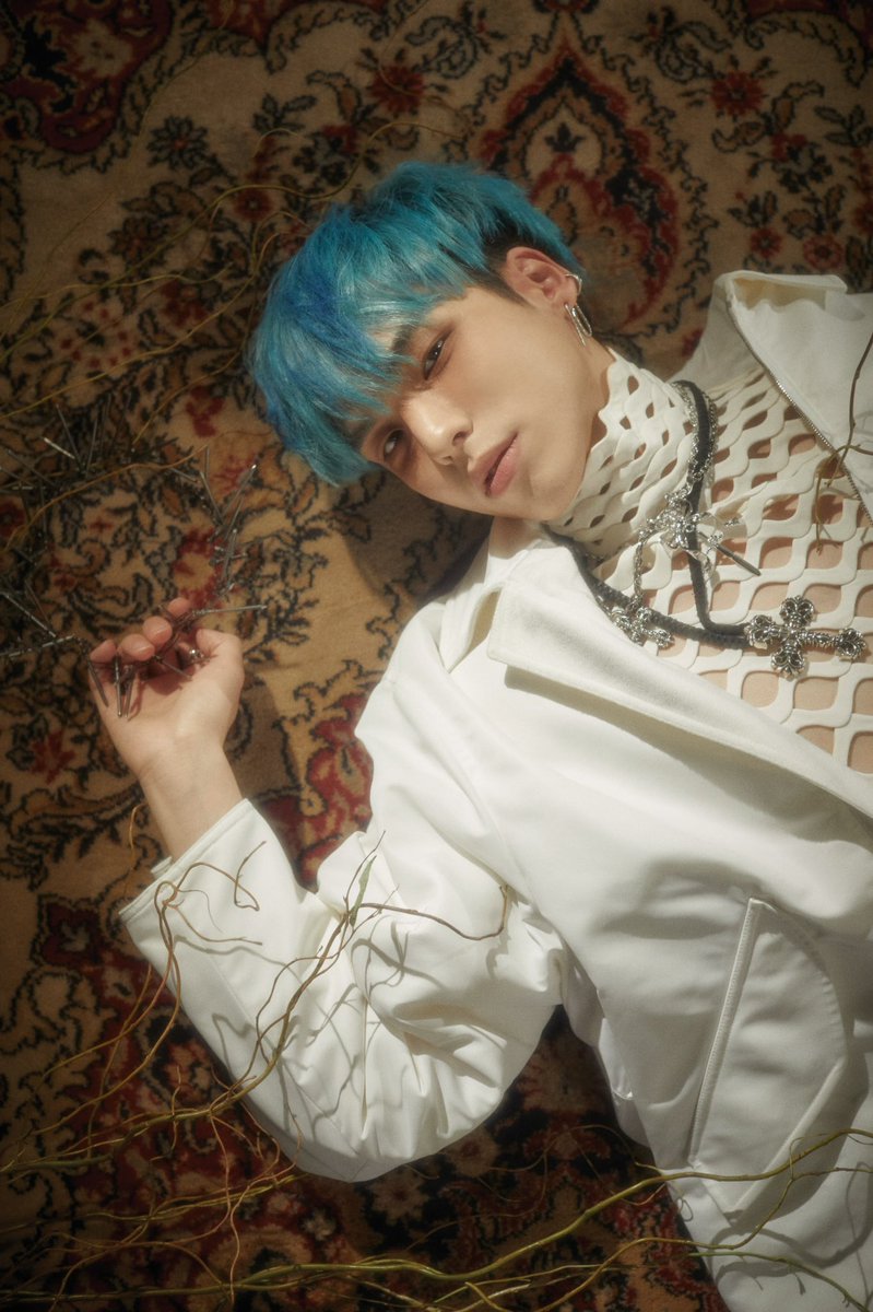BXLOOK's tweet photo. our king https://t.co/gpyVmeJGRl