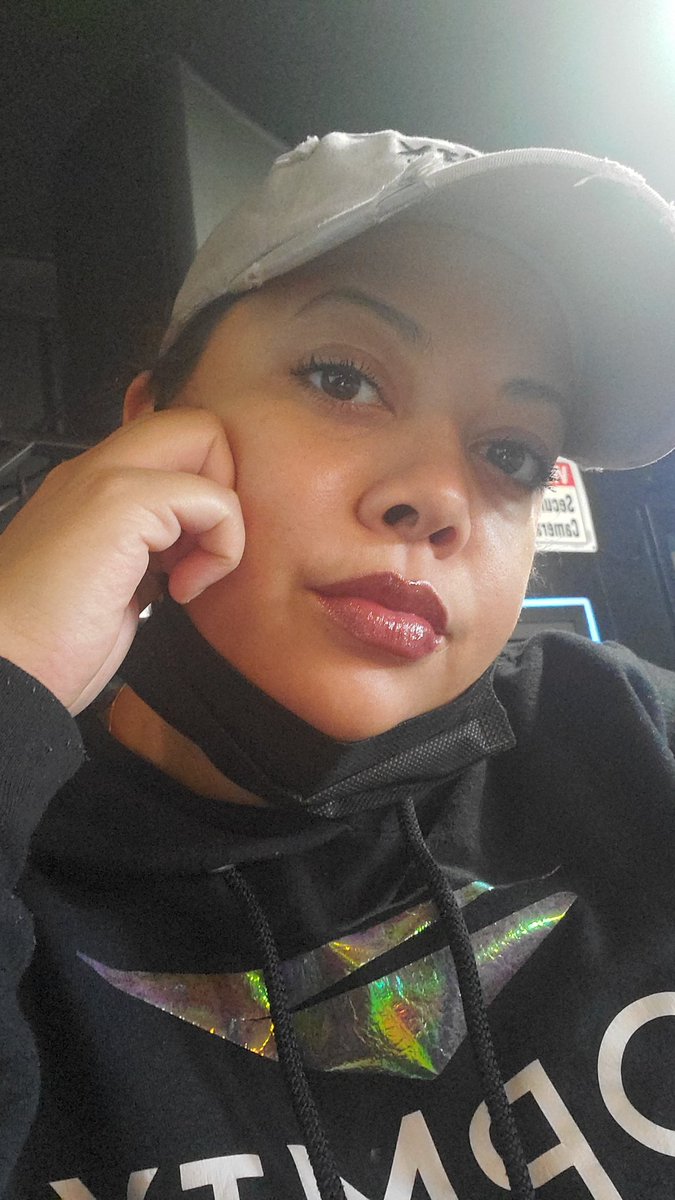 BottlesofRose's tweet photo. Like my lip color? I made it ! 💋
It's called "Fine Wine" on my site, https://t.co/Vc1OfbCanA . 

Get an automatic discount at checkout on $24 or more.

#glossy #handmade #BlackOwnedBusiness #kriola #advertising #vegan #BlackGirlMagic https://t.co/VH3aMCooDv
