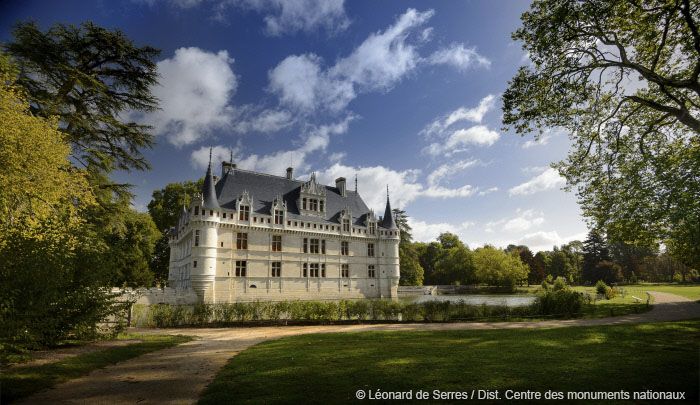 IncubPatrimoine's tweet photo. 🏰 La startup #Educart a débuté son expérimentation au château d’#AzayLeRideau ! Voici en avant-première le premier prototype de leur puzzle en 3D du château. 🧩
#QuatrièmePromotion https://t.co/6gDMZe7QP0