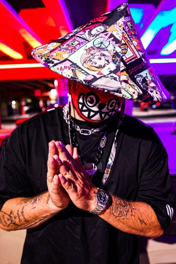 NO BAD VIBES:  Shanghai born, Miami based and current artist in residence in Dubai - Super Buddha brings 2 amazingly enlightened visual pop #art #NFTs to <a href="/UswapNFT/">Uswap NFT Marketplace</a> and #TRON on 11/6. These high concept, visually striking digital assets will bring peace and hope to your collection