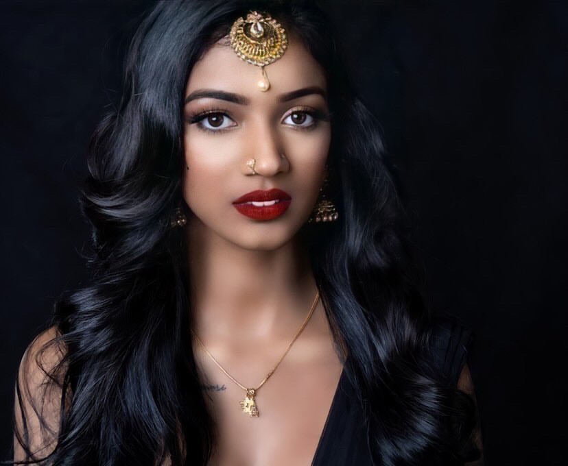 🌈🎉🌟#DEEPAVALI2021 is here! ✨Don’t forget to tag us in our #MatteLiquidLipstick And #SingleShadows looks🕊🔥 Let’s go!⚡️#Diwali #Singapore #OddsOfEvenCosmetics