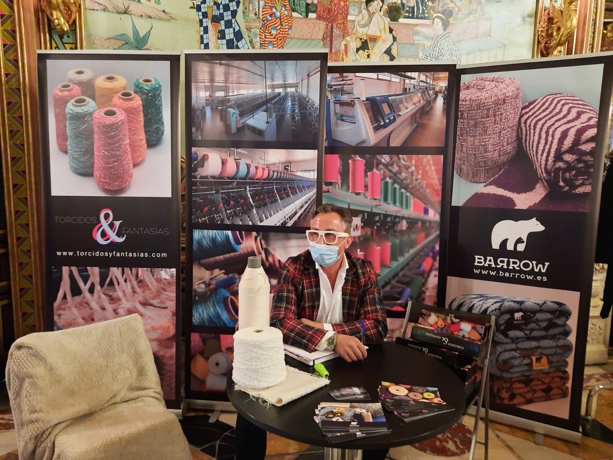 Avui i demà som a la Fira de productors de proximitat #Km0Moda al Palacio de Santoña de Madrid, una gran oportunitat per posar en contacte els productors tèxtils i les empreses de la moda.
Amb <a href="/modaespana_/">Moda España</a> <a href="/FedeconModa/">Fedecon</a> i l'Agrupación Española del Género de Punto
#Moda #Proximitat