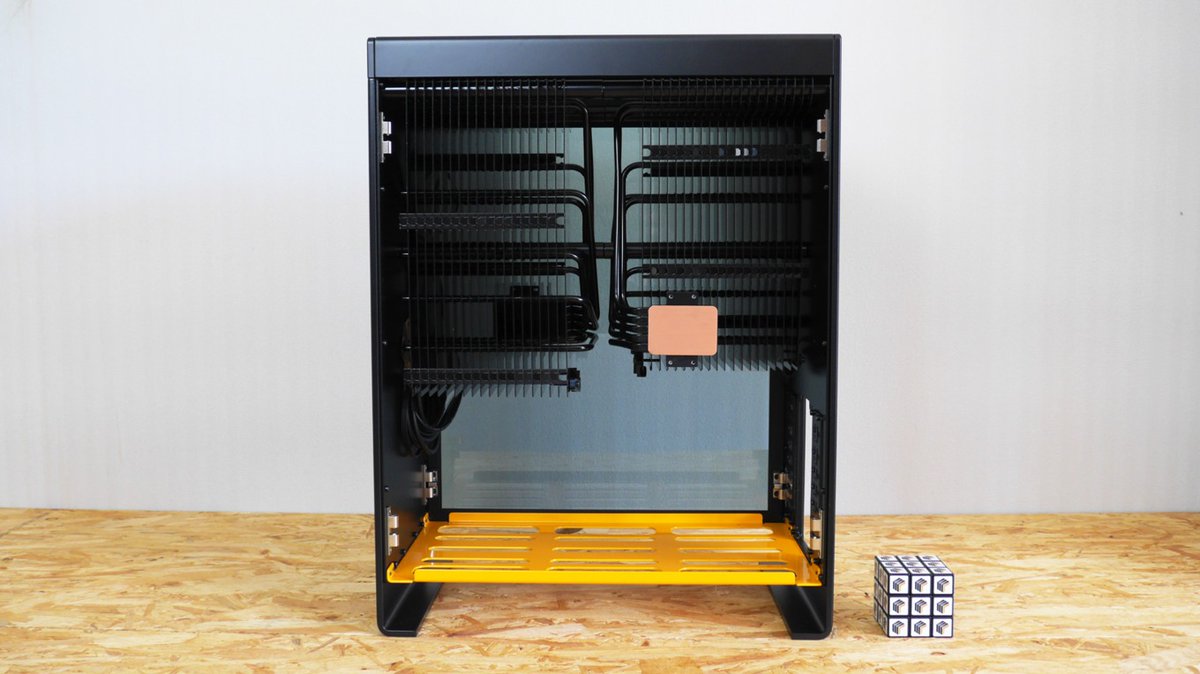 Das Extreme Passiv-Gehäuse <a href="/monsterlaboPC/">MonsterLabo</a> The Beast ist ab sofort ab 790 Euro vorbestellbar: hardwareluxx.de/index.php/news…