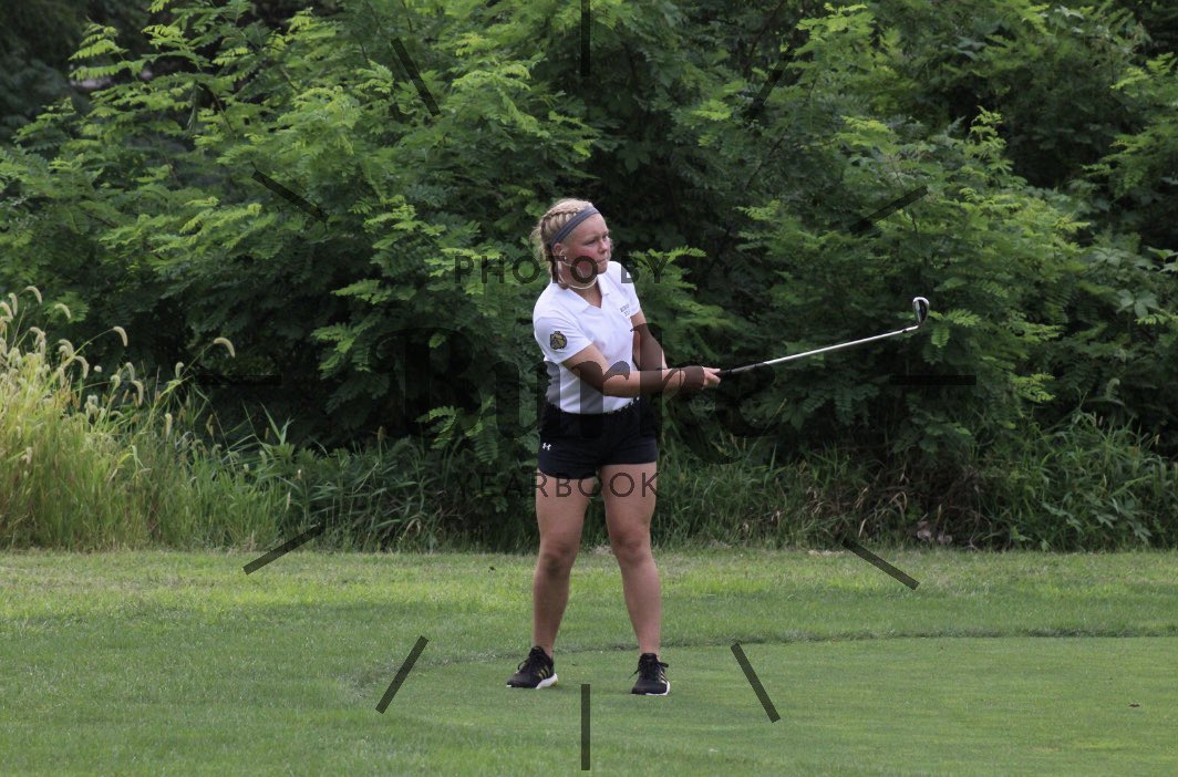 burke_book's tweet photo. ‘21 girls golf pictures 📸… here’s a sneak peek of pictures that you could see in the yearbook! @Burke_Golf https://t.co/XiAc4Ydoon