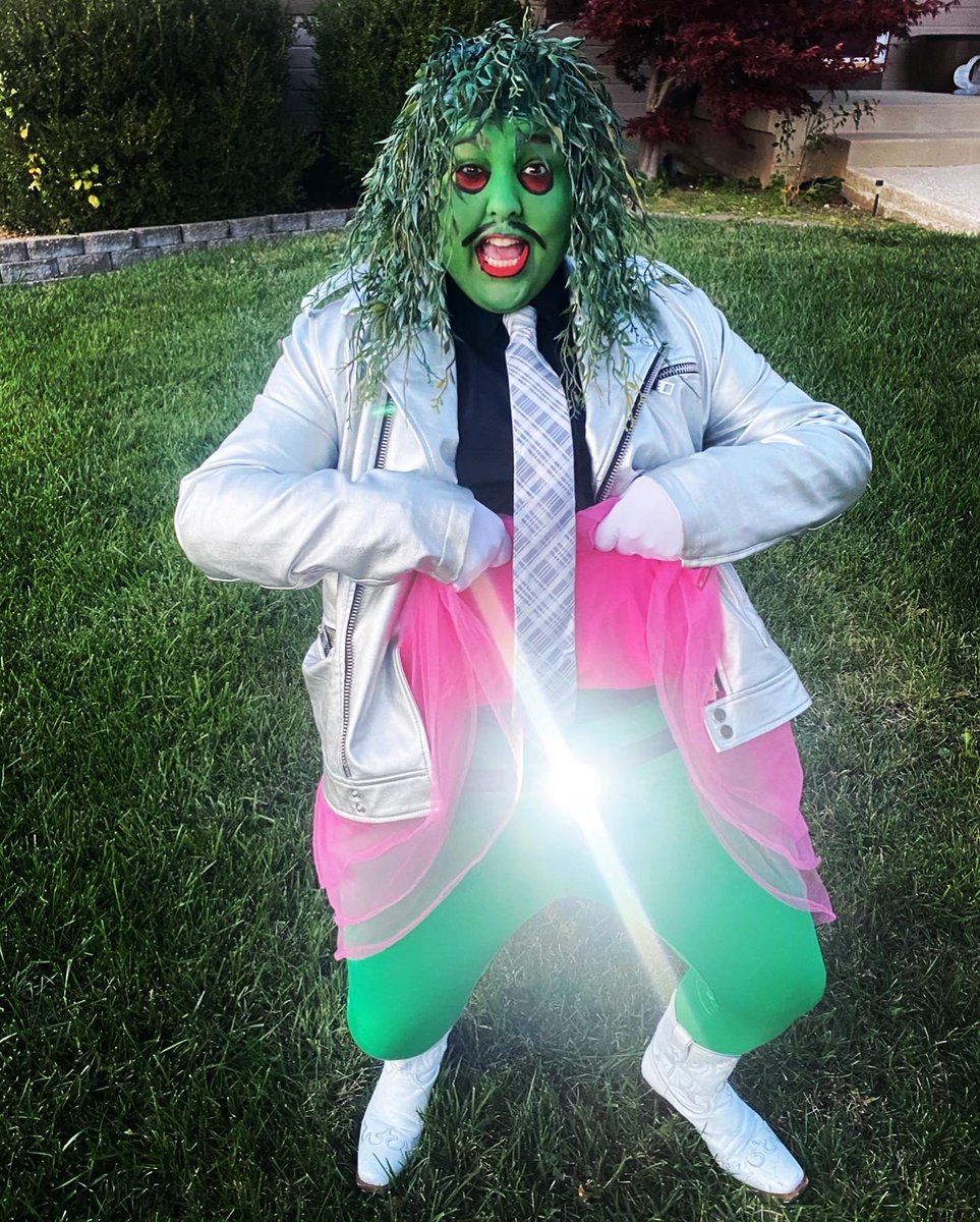 ablack_15's tweet photo. @noelfielding11 rate my Old Greg costume #MothaLicka https://t.co/ZRWRBeSSsM