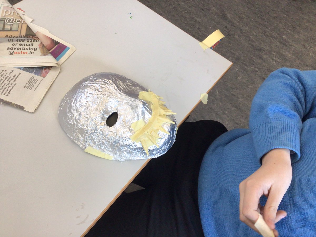 Oide_SarahMc's tweet photo. Halloween isn’t over in the Art room here in @Kingswoodcc16, as 2nd years design and construct horror themed masks! Can’t wait to see the finished results. https://t.co/UqAYY68Bbu