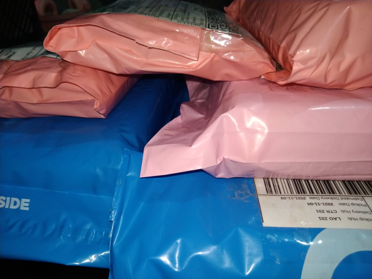neonscart's tweet photo. ⋆·˚ ༘ * #neonsUpdates *. ⋆
these parcels will be ship out tomorrow. Don't forget to sanitize when you receive them. Thank you so much. ♡︎ https://t.co/ag0oh3eUPw