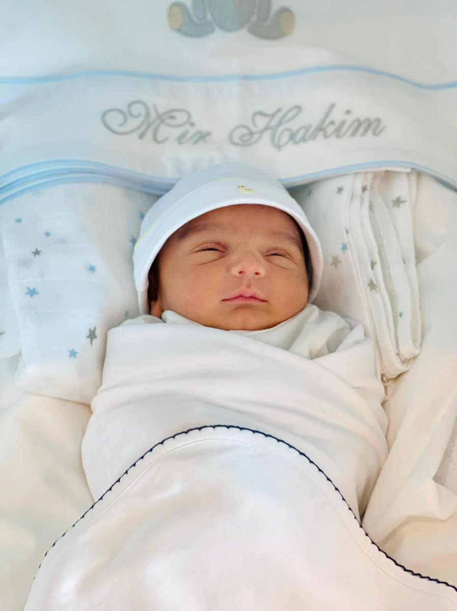 Benazir ka nawasa, Mir Hakim

 مَا شَاءَ ٱللَّٰهُ 🧿