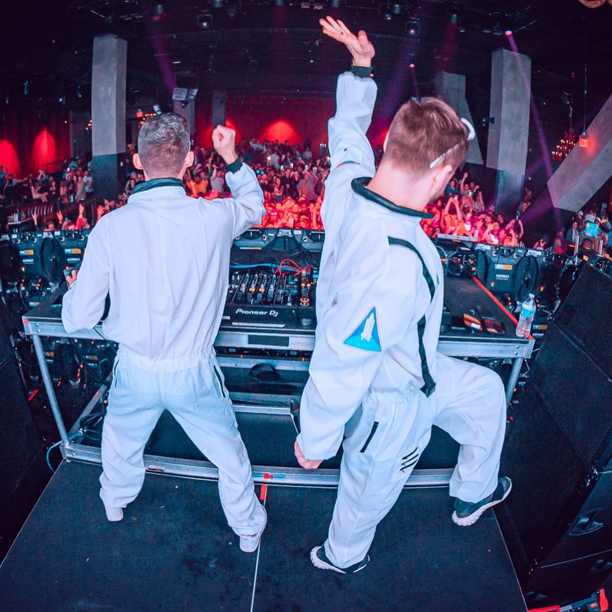 djwavesmusic's tweet photo. Halloween came in hot!! 3 shows in 24 hours.🎃🔥🎉😎 https://t.co/QgcdqYKOa6