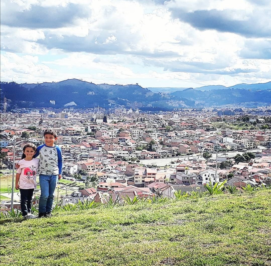 Bienvenidos a la #AtenasDelEcuador tierra hermosa por su gente, su arquitectura y gastronomía.

Viva Cuenca en sus 201 años de independencia!! #PorEsoTeQuieroCuenca 💛❤️