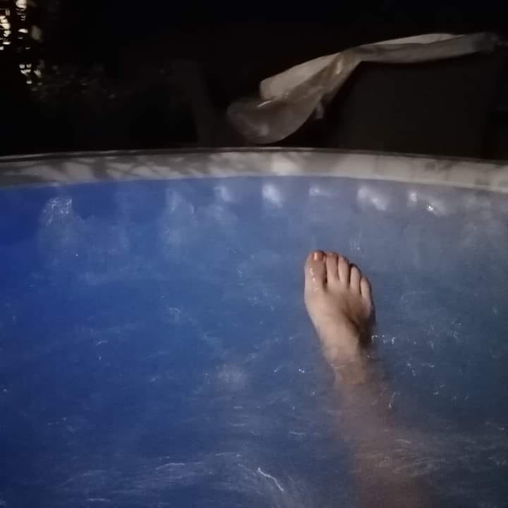 HdhTubs's tweet photo. Last week we had a very happy repeat client as even with no natural light we still got their hire installed.
.
.
.
.
#happyclients #hottubtime #gardenparty #funinthesun #layzspa #tubtime #bubblefun #funinthetub #spaday #spainthegarden #spatime #hottubspa #bubblefun https://t.co/C3UW8JVags