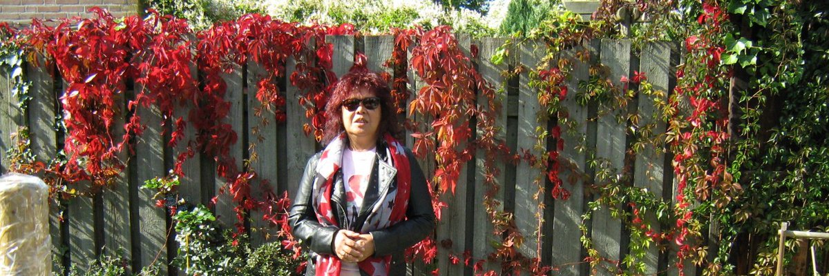 GDijkhuyzen's tweet photo. My mother is missing her (pic!)NORWAY! Monaco is not Norway! Monaco is a beautiful rock! but Norway has sea,mountains&amp; FJORDS! https://t.co/38FFfIvUnF