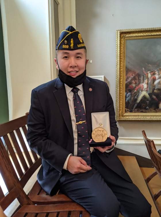 DhcPeople's tweet photo. Meet Matt Seto: full-time HR Administrator, part-time advocate.

In 2017, Matt advocated for a bill honoring the sacrifice of the 20,000 Chinese Americans who served in WWII. Two weeks ago, he accepted a gold medal on behalf of his great grandfather. 

Way to go, Matt! 🙌 https://t.co/XVukrN3ozD