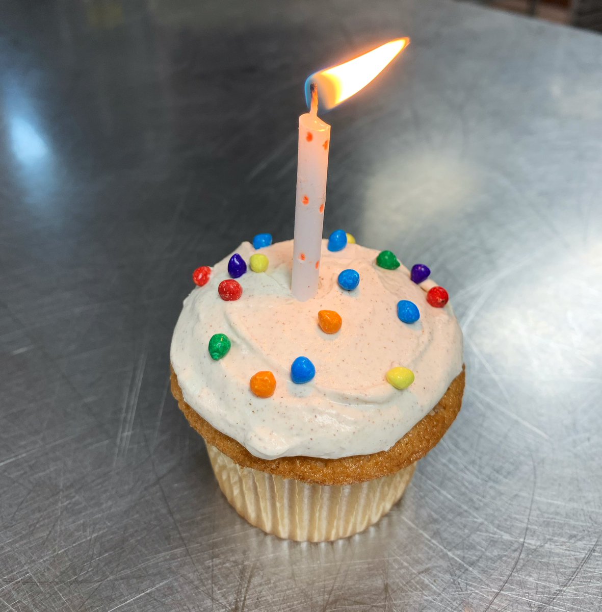 Different_Blend's tweet photo. We are 6 years old!! 🎉 Can you believe it?! We can’t! 
We want to make something a little special to celebrate so this weekend we will have a variety of cupcakes and a few birthday themed desserts! 🧁 Hope you can come celebrate with us 
#differentblendbakery #glutenfree #bakery https://t.co/DIwuwZdYeu