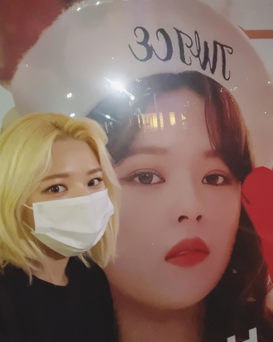 JeongyeonBar's tweet photo. 정연아 올해도 함께 해주셔서 고마워요. 새해에 행복하고 건강하시고 하고 싶은 일들 하세요! 중국 팬들은 널 영원히 사랑해요💚💚
정연이 세상의 모든 아름다운 것들을 얻을 수 있기를 바래요.💚💚💚💚💚

@JYPETWICE https://t.co/x1lggPCemi