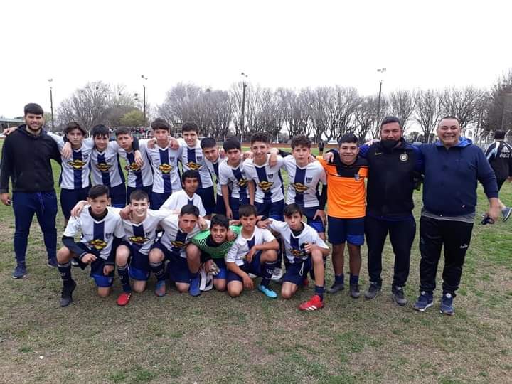 #FutbolJuvenil⚽️
🏆Torneo Apertura 2021 LCF - 1/4 Final

🗓 Sábado 6 Noviembre
🏟 Sede Sport CC
🕜 13:30 hs Inicio de la jornada

Orden ⬇️
Sexta División 🆚️ <a href="/AACoficial/">Argentino Atlético Club</a>
Séptima División 🆚️ <a href="/clubalmafuerte/">CLUB ALMAFUERTE - Oficial</a>
Quinta División 🆚️ <a href="/SportivoAClubLP/">SportivoAClubLP</a>

#SumamosTodos #VamosBosque🔵⚪