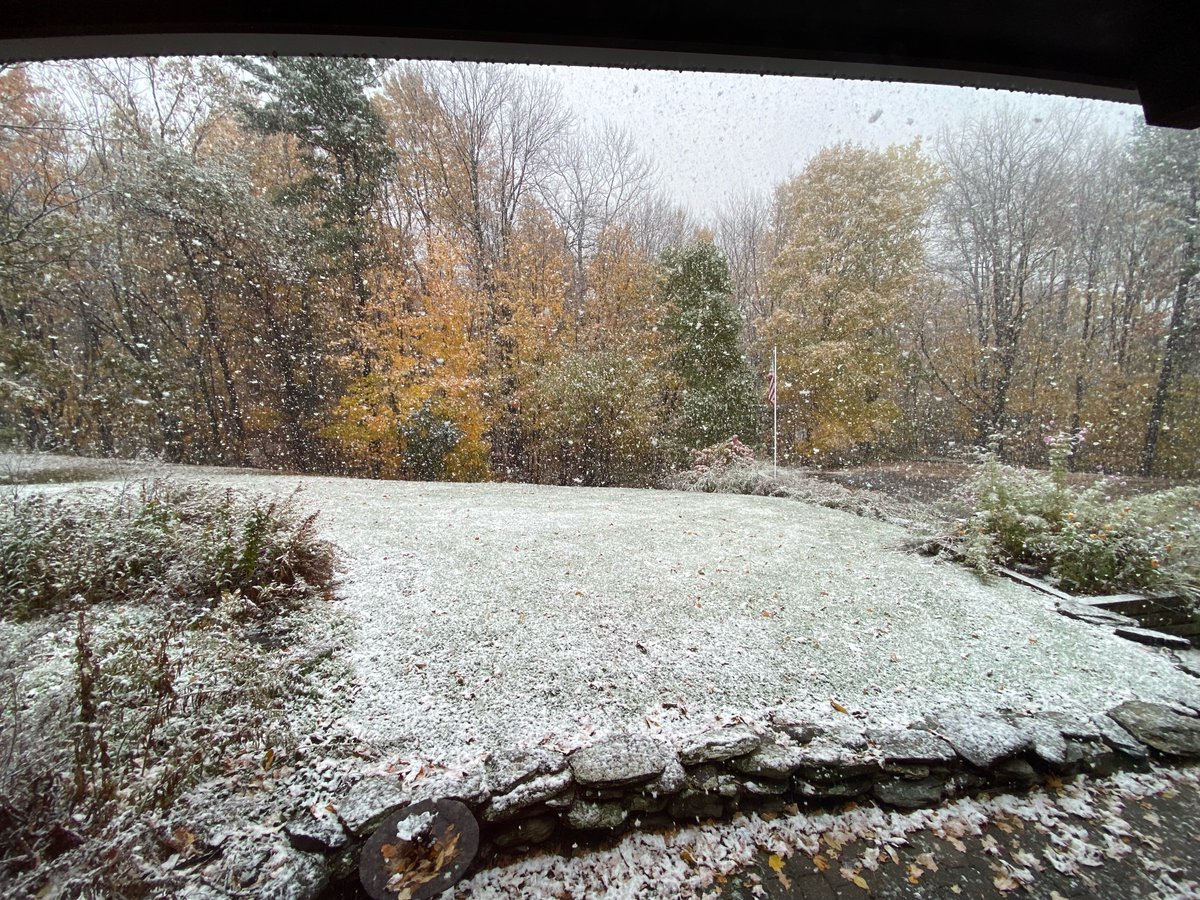 bbarbot's tweet photo. @NWSBurlington Williston, 1:17PM https://t.co/ZFa1CEJs9z