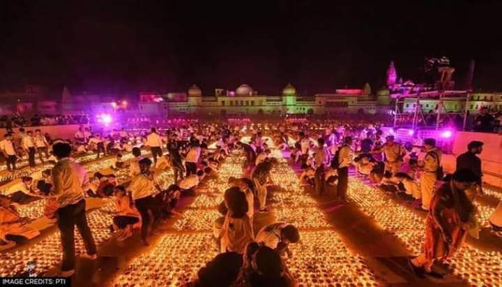GopalSa06953984's tweet photo. दीपोत्सव के अवसर पर 12.5 लाख दीप जले । अयोध्या का वैभव विश्व में हुआ स्थापित।
प्रणाम अयोध्या ।। 
#AyodhyaDiwali 
@AmitShah @shivprakashbjp @vishnudsai @SarojPandeyBJP @PurandeswariBJP @NitinNabin 
@PawanSaiBJP https://t.co/QNnprvLLts