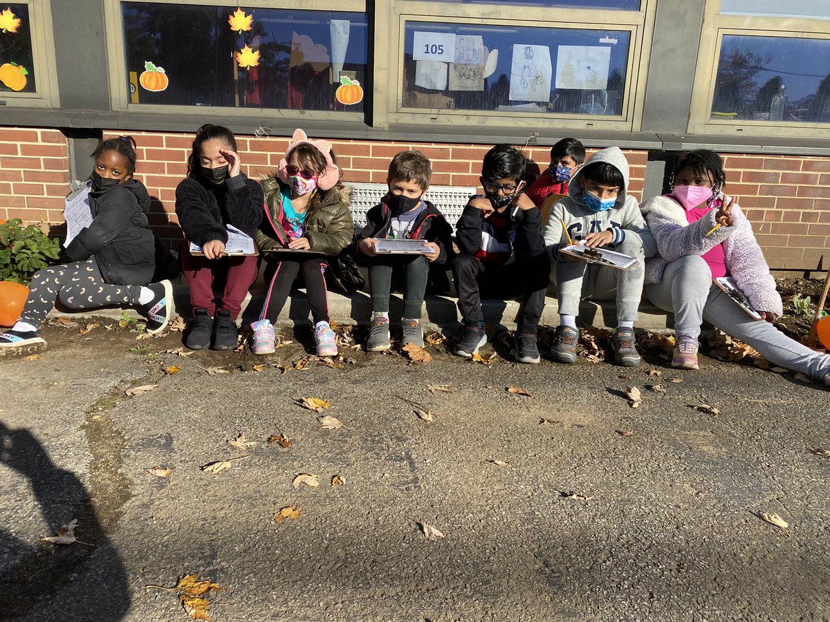CarrieCullen5's tweet photo. So much fun at the Fall Scavenger Hunt!! @MrJohnFrias @WheelerAvenue https://t.co/GTqpKNZ5nf