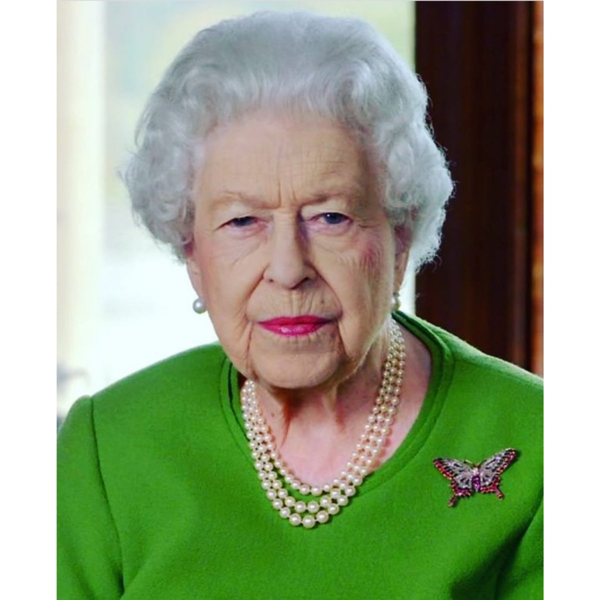 HornetsW8's tweet photo. HM The Queen on television, appealing to World Leaders at the Cop26 Climate Conference.
Remarkable, God Bless you Ma’am! #hermajestythequeen 
#COP26Glasgow #worldleaders #climateconference https://t.co/yzNi1U9JgS