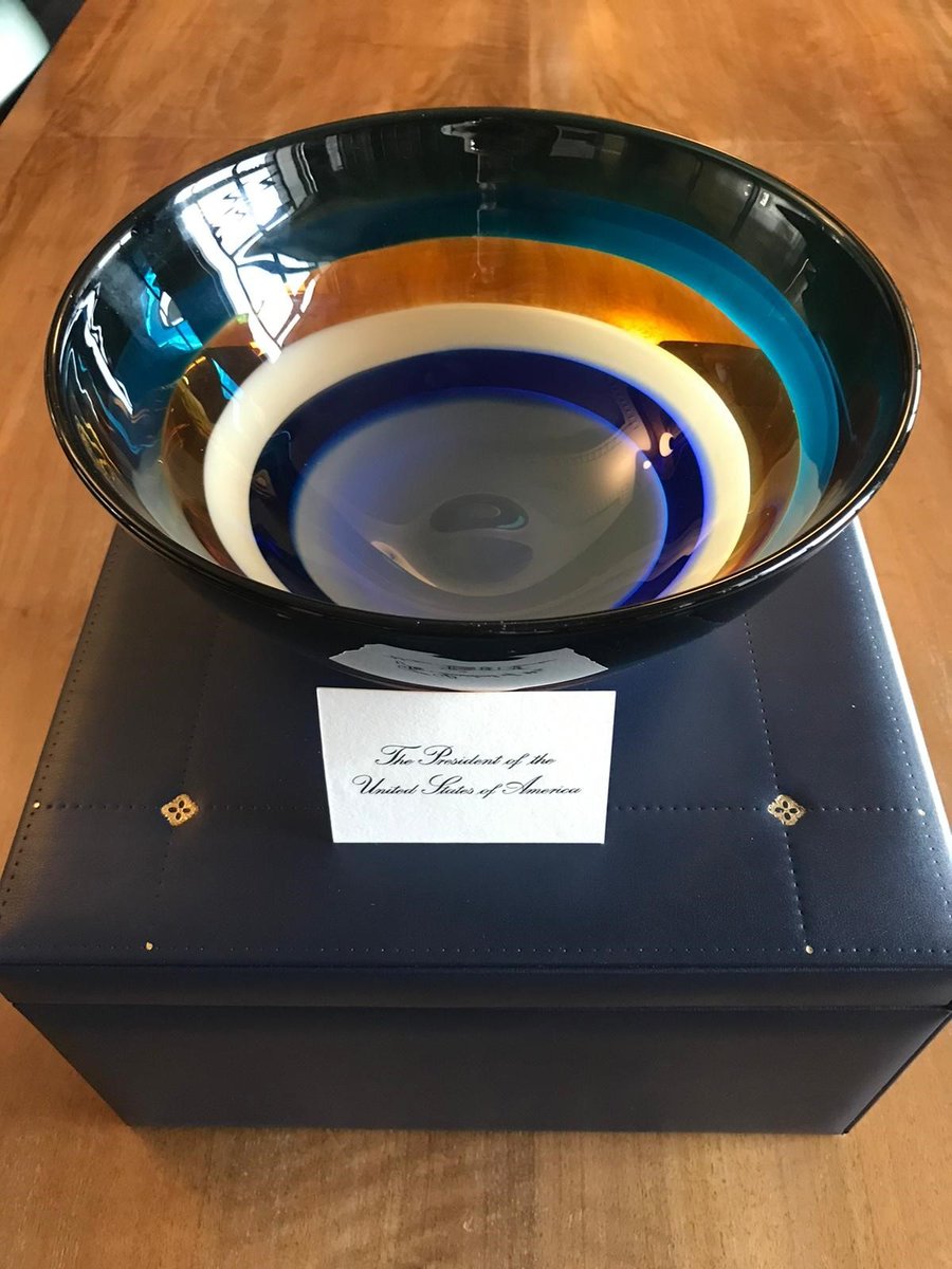 ScotGovFM's tweet photo. First Minister @NicolaSturgeon is delighted to have received, on behalf of the people of Scotland, a gift from President Biden. She was also pleased to welcome @POTUS to Glasgow, and looks forward to him returning to Scotland in future. #COP26 https://t.co/wY3wtq5rfg