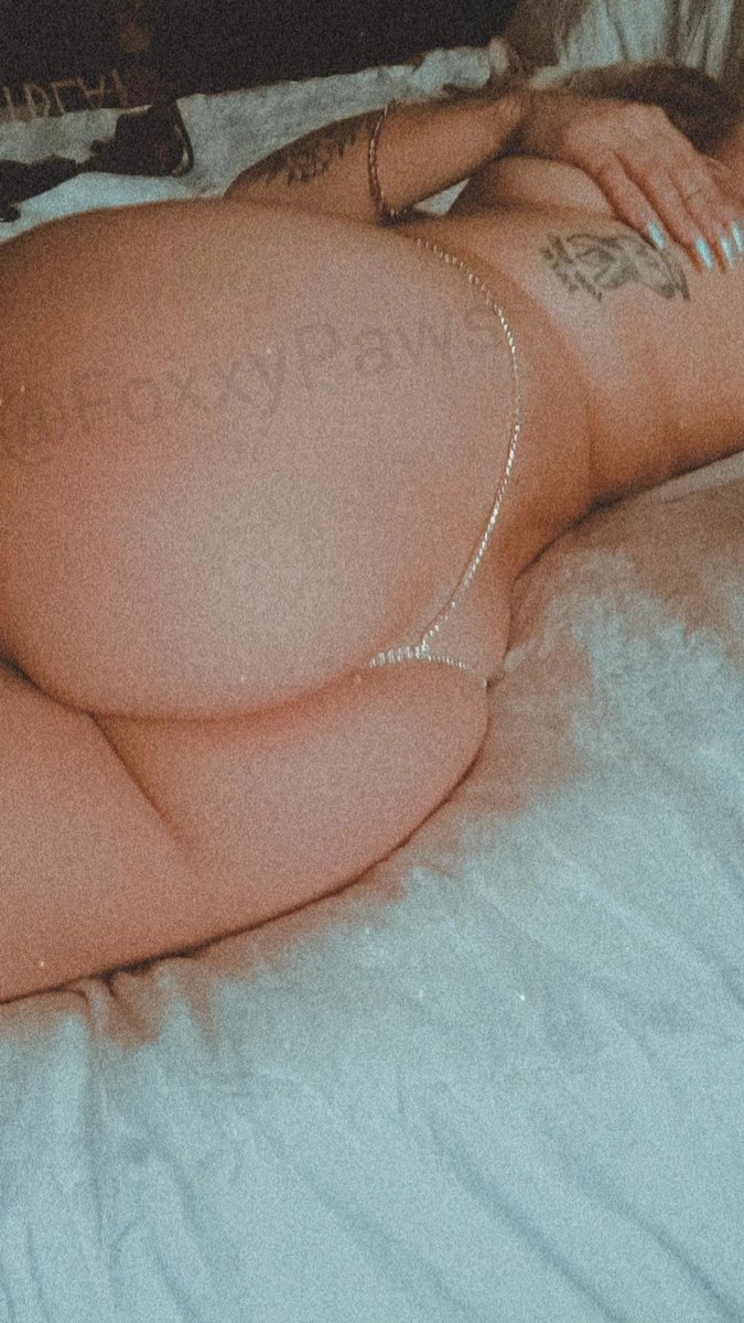 FoxxyPaws's tweet photo. I speak ✨𝙢𝙤𝙣𝙚𝙮✨ 

$foxxypaws

Findom finsub finbrat finD relapse fetish assworship latinadomme simp https://t.co/Rh3u7oklu5