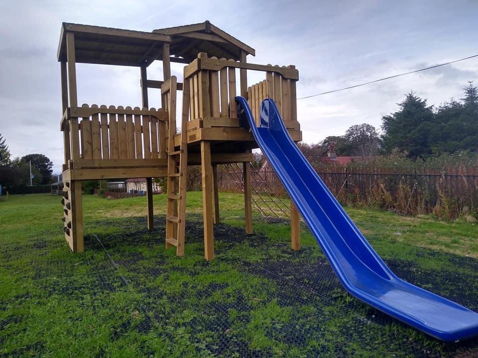 Our new outdoor play equipment is in place. The Parent Council would like to thank everyone who helped make this possible, with particular thanks to Margaret Sawers for her generous donation, the AOE Windfarm Community Fund and Mactaggart and Mickel for their kind grants.