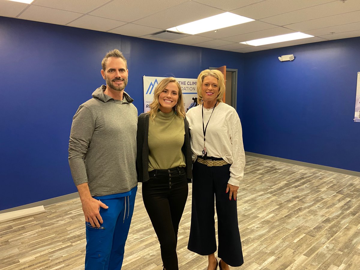 basecampmed's tweet photo. Sometimes it take a village… Special thanks to Recovery Village for supporting our facility with lunch. We are a proud referral partner with RV often working together to decide best options for patients with substance use disorder. Much appreciation to the RV team! #Wedorecover https://t.co/dnR1tCgLe1
