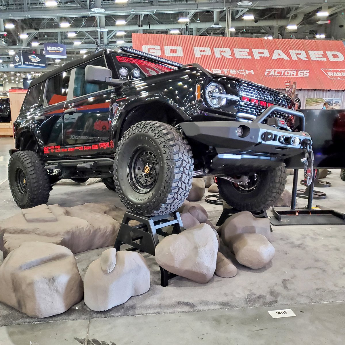 WarnIndustries's tweet photo. Here are our 2 builds from the '21 SEMA Show. Both are #WARNequipped with our Epic Jackhammer Wheels. And yes, we now offer them in 6 and 5 lug! Both wear our Elite bumpers front and rear, have VR EVO winches and our new rock sliders, too! #SEMA2021 https://t.co/nS9h2fmabE