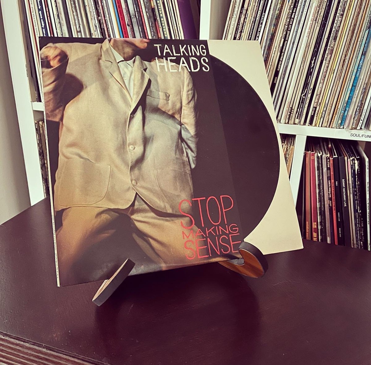 strongsongs's tweet photo. The new STRONG SONGS is all about Talking Heads’ 1984 concert film Stop Making Sense.

Prophets &amp; Strats! Bongos &amp; Big Suits!

Apple: https://t.co/0skvHMCVkI

Spotify: https://t.co/niSA6XwbaC

Patreon: https://t.co/3ZhbW4i87d

Listen: https://t.co/fdilPwR8Lu

 🎶 😇🥿🔥🏠🛋🏡👰‍♀️🎶 https://t.co/h110UX4XqF