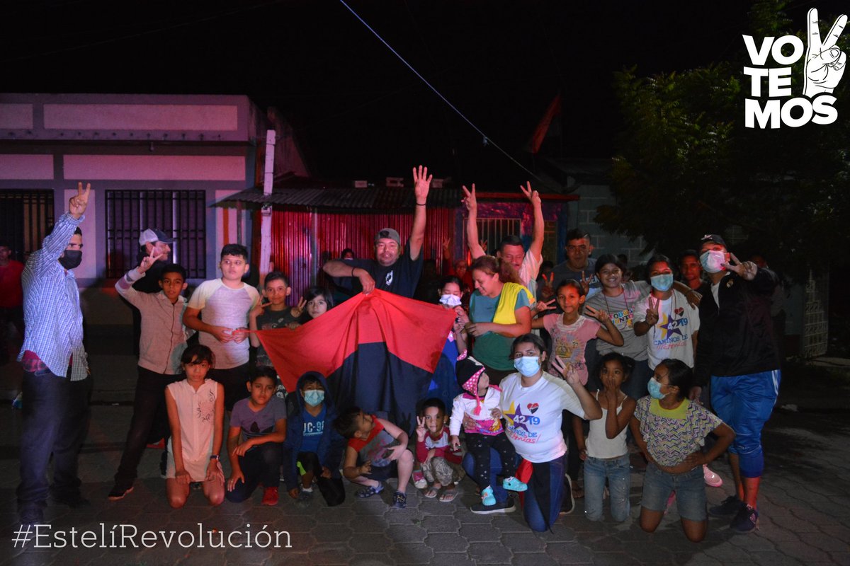 #TodosJuntosVamosAdelante
#NoviembreVictorioso
#TE21
Familias del Barrio 14 de abril en el distrito III de Estelí, disfrutaron de una velada artística y deportiva, llevando alegría y sana diversión a niñas, niños y jóvenes.
<a href="/militante_sand/">🌷🌻🌼Heidi Castillo🌻🌷🌼🥰</a>
<a href="/JLegallM/">@JennynLegall</a>
<a href="/TaniaPlomoFSLN/">Tania Martínez</a>
@KFDG_25