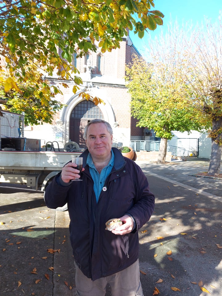 SimonBatten3's tweet photo. After a foggy start, the sun shone for a brilliant walk this morning on the battlefield of Neuve Chapelle with @footsteps_pod which taught us a lot about the challenges facing the B.E.F. in March 1915, not least the pancake-flat terrain. https://t.co/7QTRXfRn4a