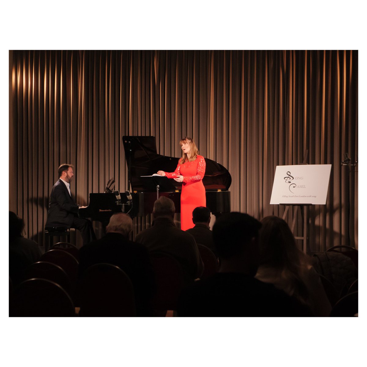 SongEasel's tweet photo. It has been a week since @martafontanals & @sholtokynoch shared their beautiful programme with us! Here they are looking splendid 😍
It is only 20 days until our next recital, ‘Voyage’ 🎶 info & tix https://t.co/rJQ1DCHROy
📸 @olamesmer & @appl
#frenchsong #melodie #cafechanson https://t.co/sKRo3n2ctX