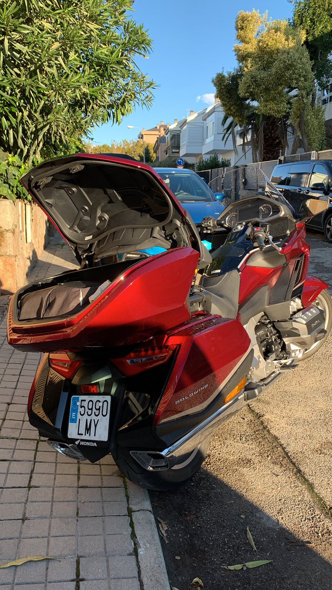 pecinogp's tweet photo. #MotoGP… Here we are 🇵🇹… 9 hours making 👊🏼✊🏼✊🏼! the 6 cylinder work a bit 😉… And when at the end of the trip you get this.. I guess paradise must be pretty close to a day like today 😊😊 https://t.co/YrzR8MmPrh