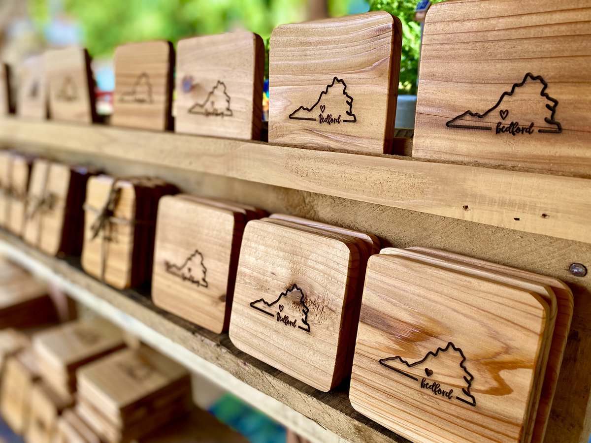 VectorSpaceHQ's tweet photo. Shop the Makers: Find a list of shows and shops that carry our members' goods this holiday shopping season. Plus, First Friday is getting cozy this month! - https://t.co/YbnjkiDqbV https://t.co/2AtFomdd9q