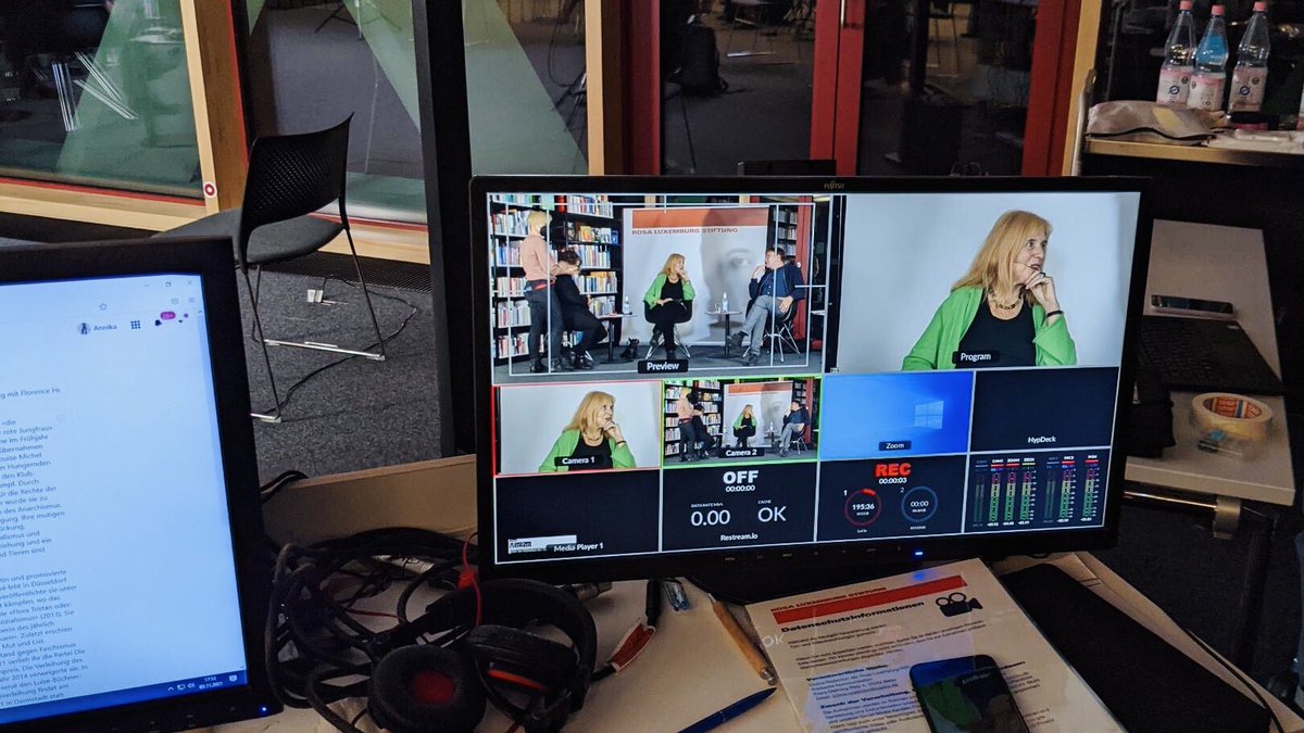 KarlDietzBerlin's tweet photo. 💓 Livestream steht — unsere Autorin Florence Hervé in der @rosaluxstiftung mit Ulrike Hempel & Uwe Michel über #LouiseMichel und die Frauen der #PariserCommune 〰️ https://t.co/975Ppk3DDz 〰️ Wir: am Bücherstand. Show your love mit einem signierten Buch: https://t.co/orcIFmrY7g 😉 https://t.co/6TLgCJ6kKP
