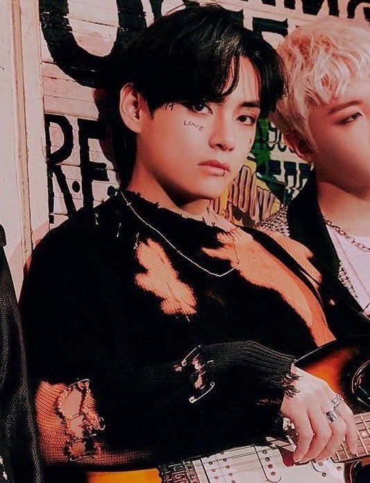 kthprettyhands's tweet photo. ROCKSTAR #TAEHYUNG (REAL !) — a much needed thread https://t.co/qnYYmzuyKQ