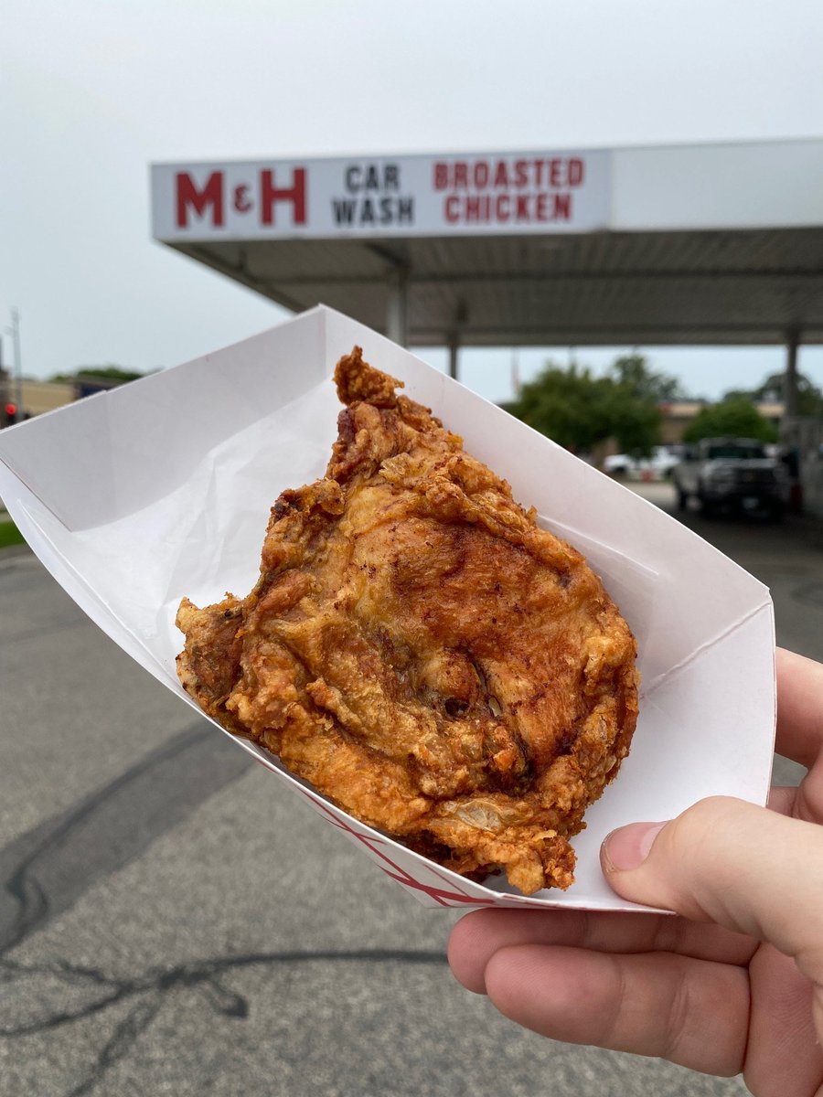TSBLDist's tweet photo. Broasted Chicken, soft serve, and a Waterfall.
Only in Hasting, MN can you get delicious broasted Chicken (M&H Gas Station), homemade soft serve (Vanilla & fruit flavors) while enjoying the Vermillion Falls. #mnadventure https://t.co/fymHalCyA6