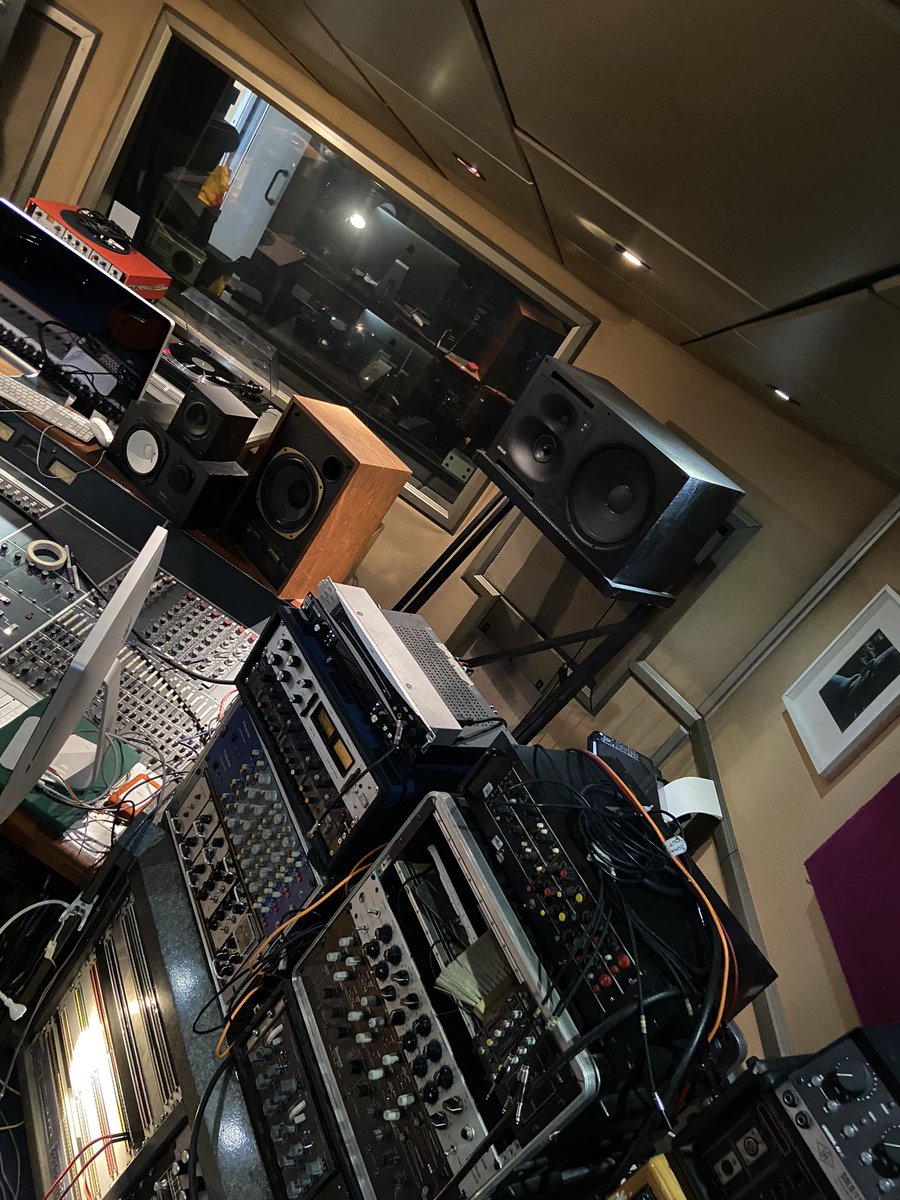 deck_doctor's tweet image. Signal cable upgrade @lemobstudios 
Not everyday you get to hear an SL1210mk2 played through a Neve desk!
#Technics1200 #Technics1210 #technicssl1210 #technicssl1200 #deck_doctor #deckdoctor #vinyl
#technicssl1200mk2 #technicssl1210mk2 #SL1200 #SL1210 #dj #decks #audiophile #neve