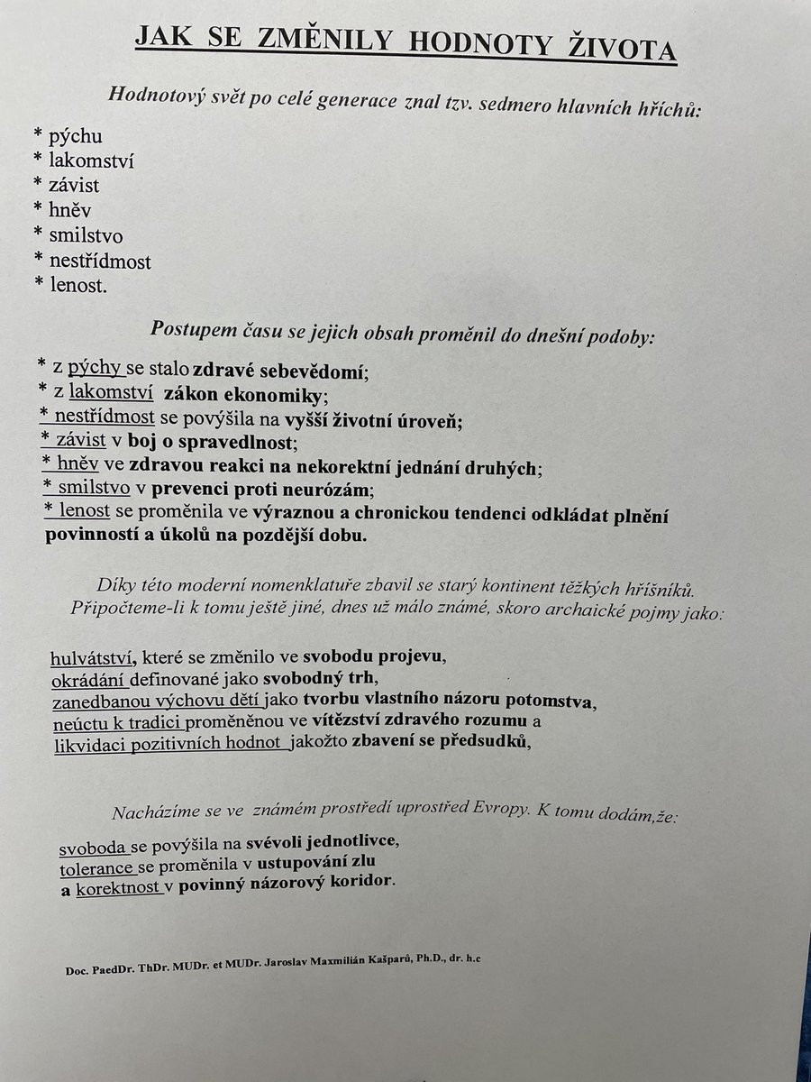 JiriHynek's tweet image. Čekám na dcerku v ZUŠ a prohlížím nástěnku.