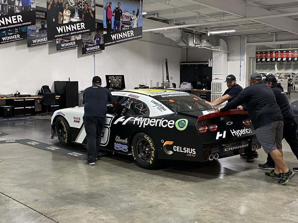 Matthew68636715's tweet photo. @TiffanieLeigh22 here are some pics of the car from yesterday https://t.co/jXeRHfW0wO